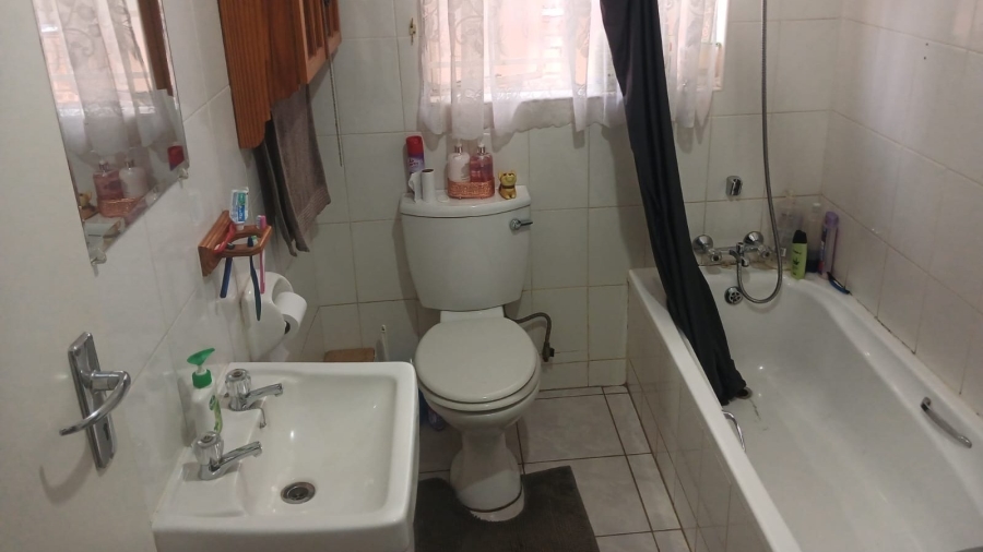 3 Bedroom Property for Sale in Safari Gardens North West